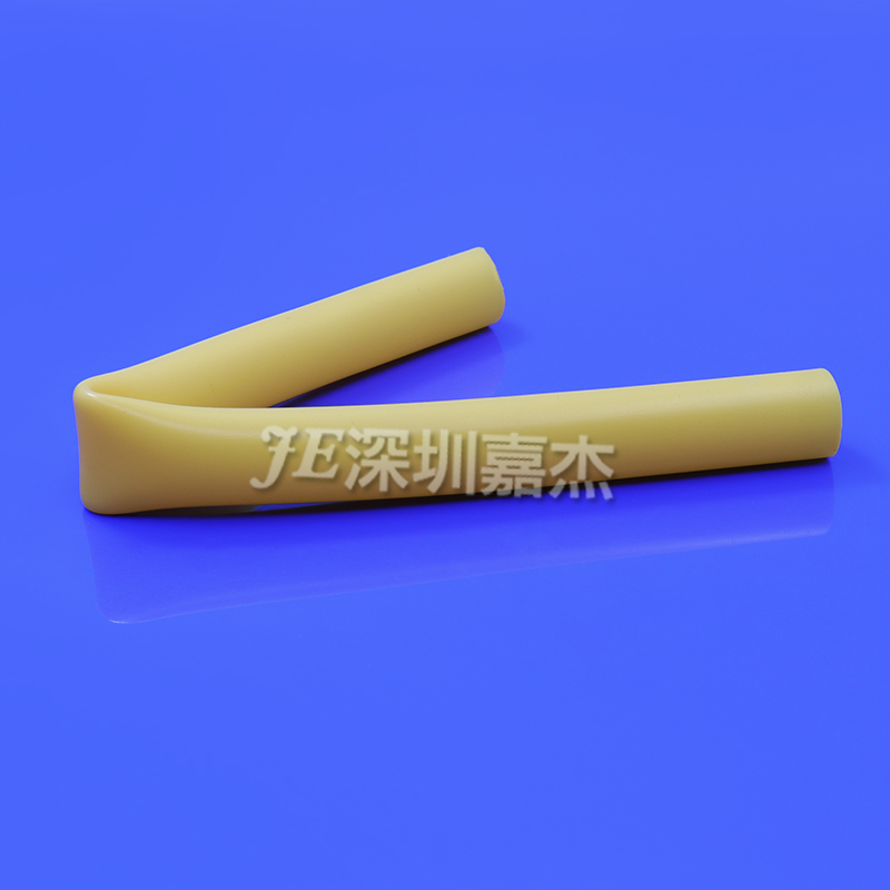 看黄色大片免费的操逼片双色硅胶管
